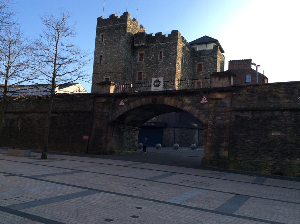 Princes House In The Walled City Londonderry Buitenkant foto